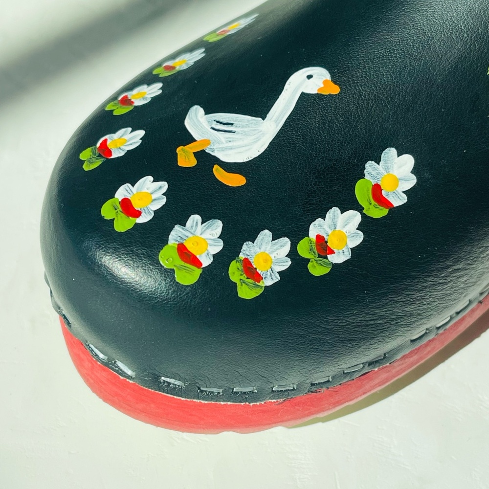 Falsterbo Tofflan Handmaid/Hand Painted Swedish Clogs - Picture 3 of 9